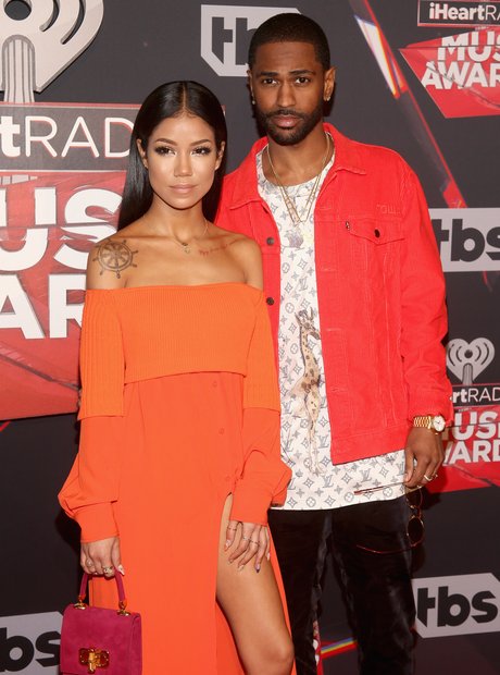 Sean and his girlfriend Jhené Aiko looked quite the couple on the red ...